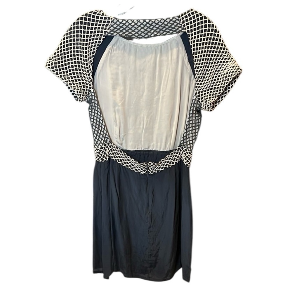 Chloe Oliver party dress with open back gray and beige size Medium